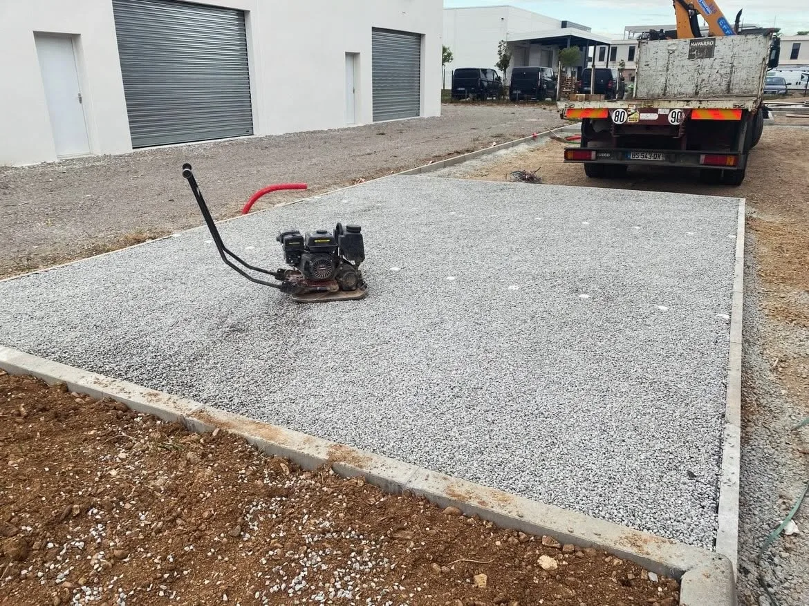 Aménagement extérieurs bâtiment professionnel à Saint-André-de-Sangonis 02